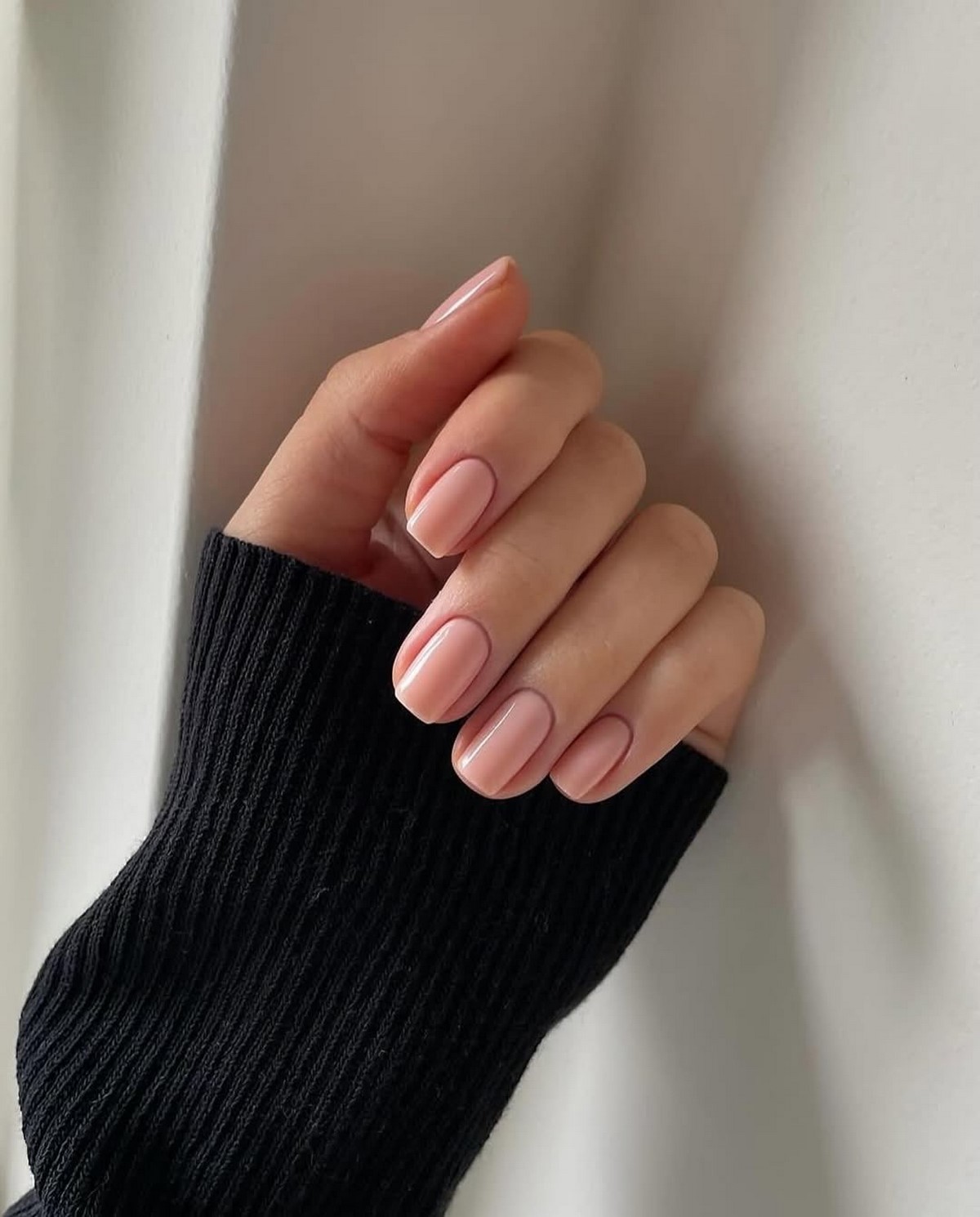 Манікюр, який освіжає руки і робить їх акуратними