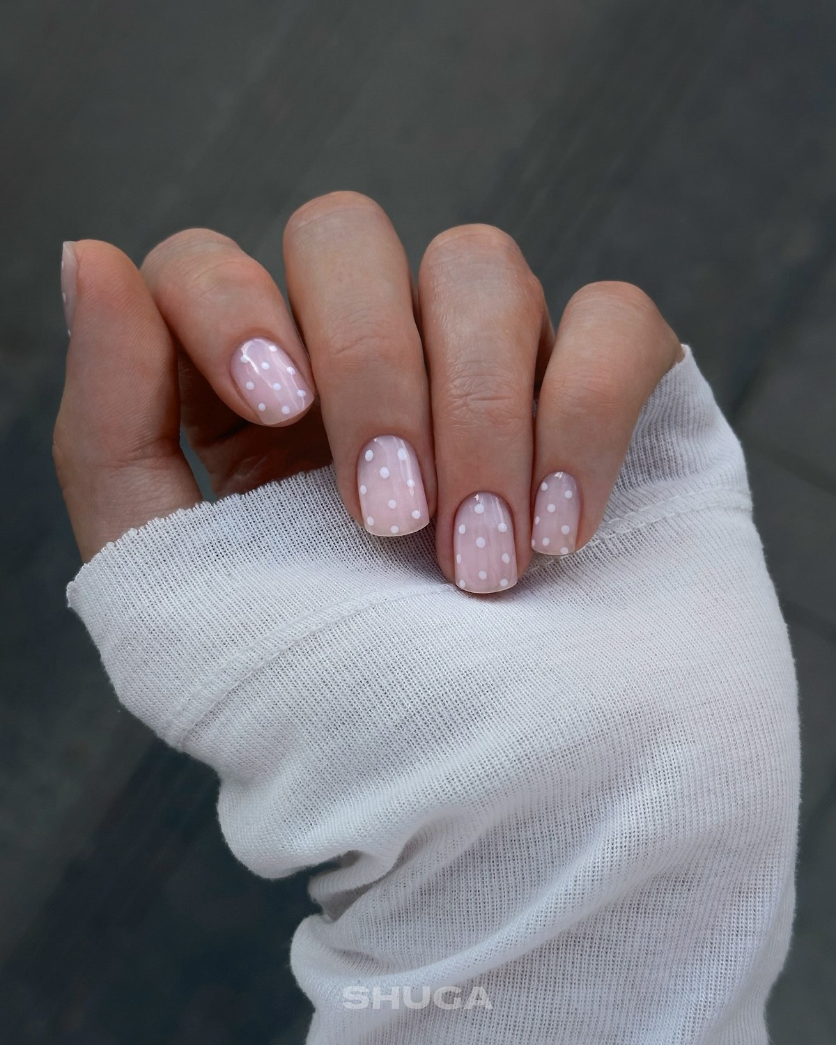 Молочний манікюр на короткі нігті весни 2026: ніжні ідеї