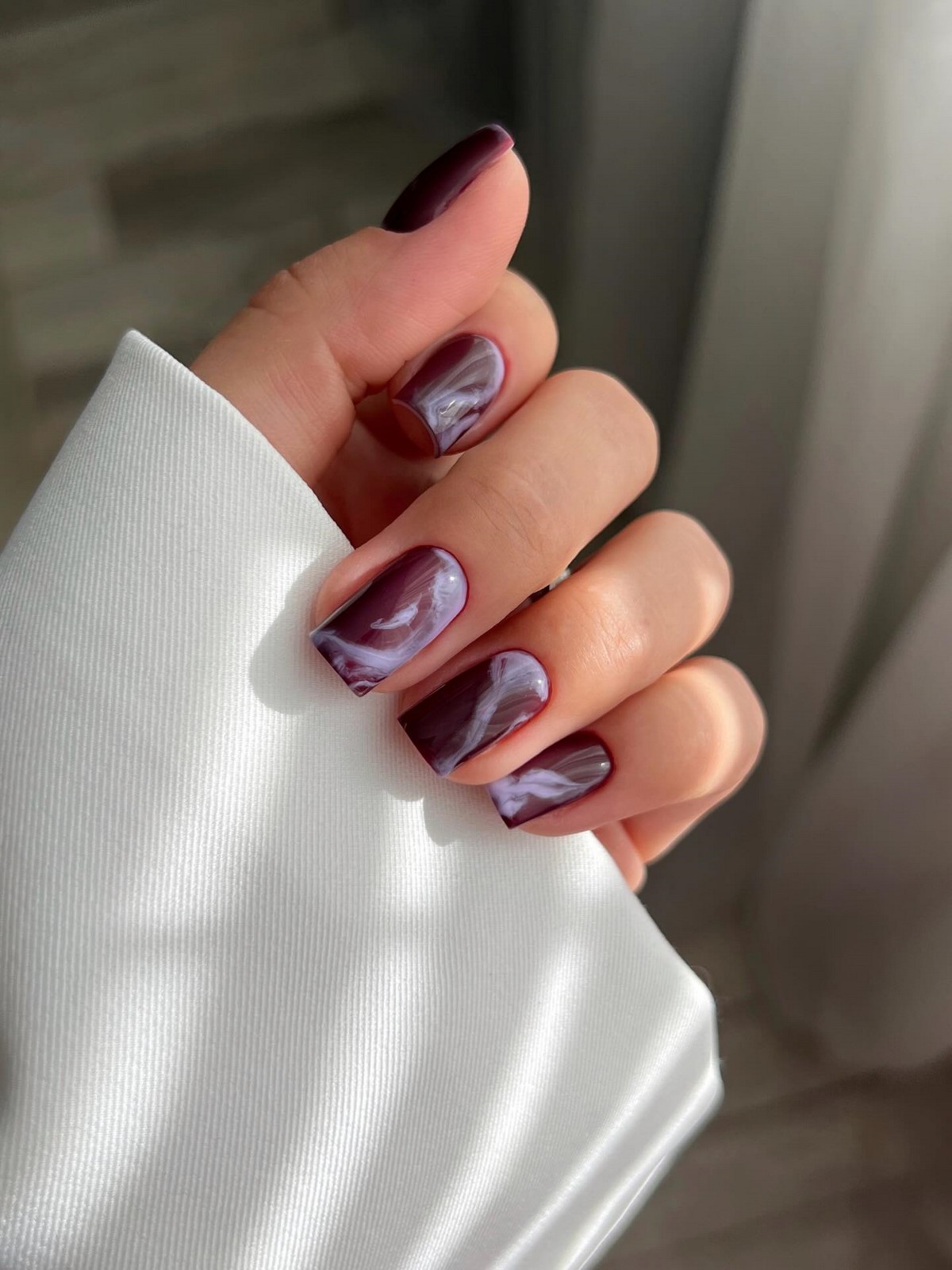 Найкрасивіші короткі нігті квітня 2026: тренди, що підкорюють