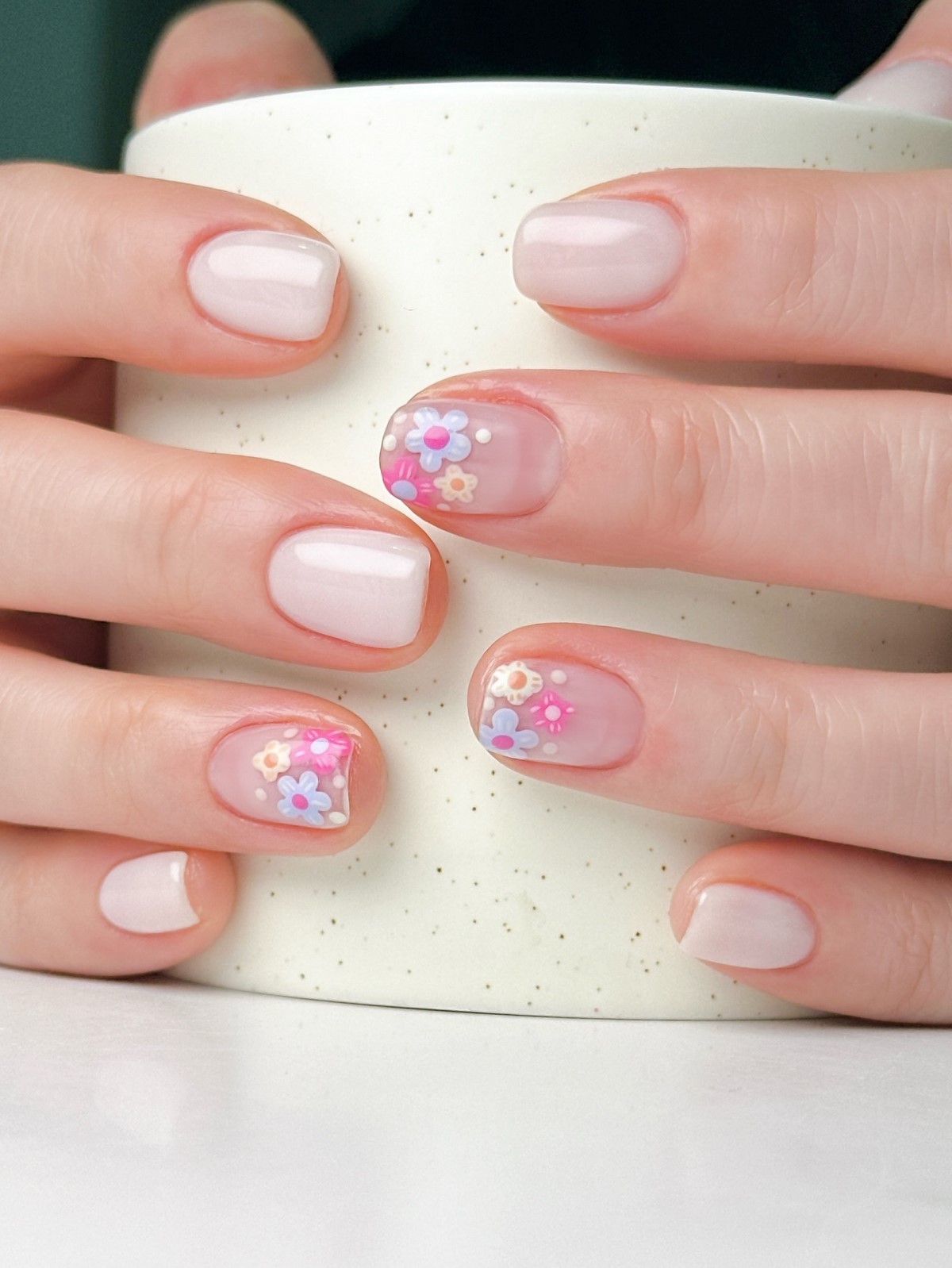 Манікюр весни 2026: ніжність у кожній деталі