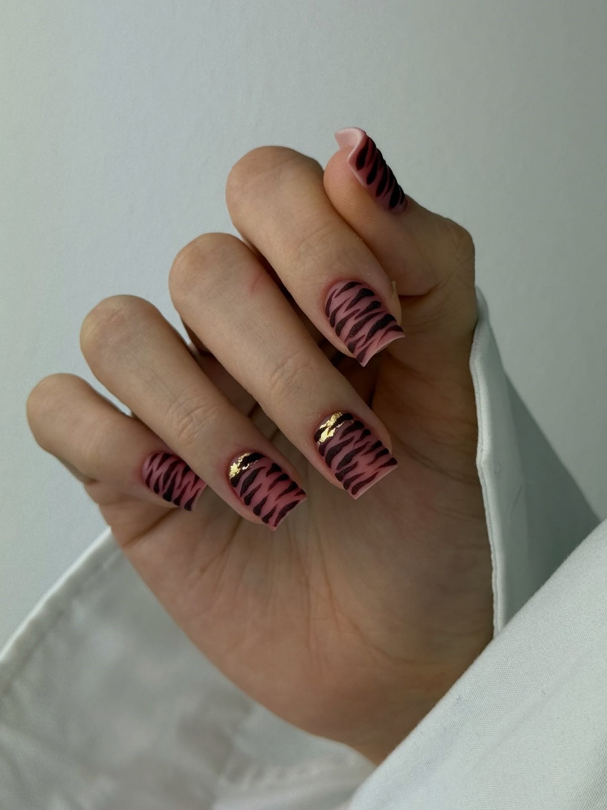 Чому короткі нігті іноді виглядають неохайно: головні помилки