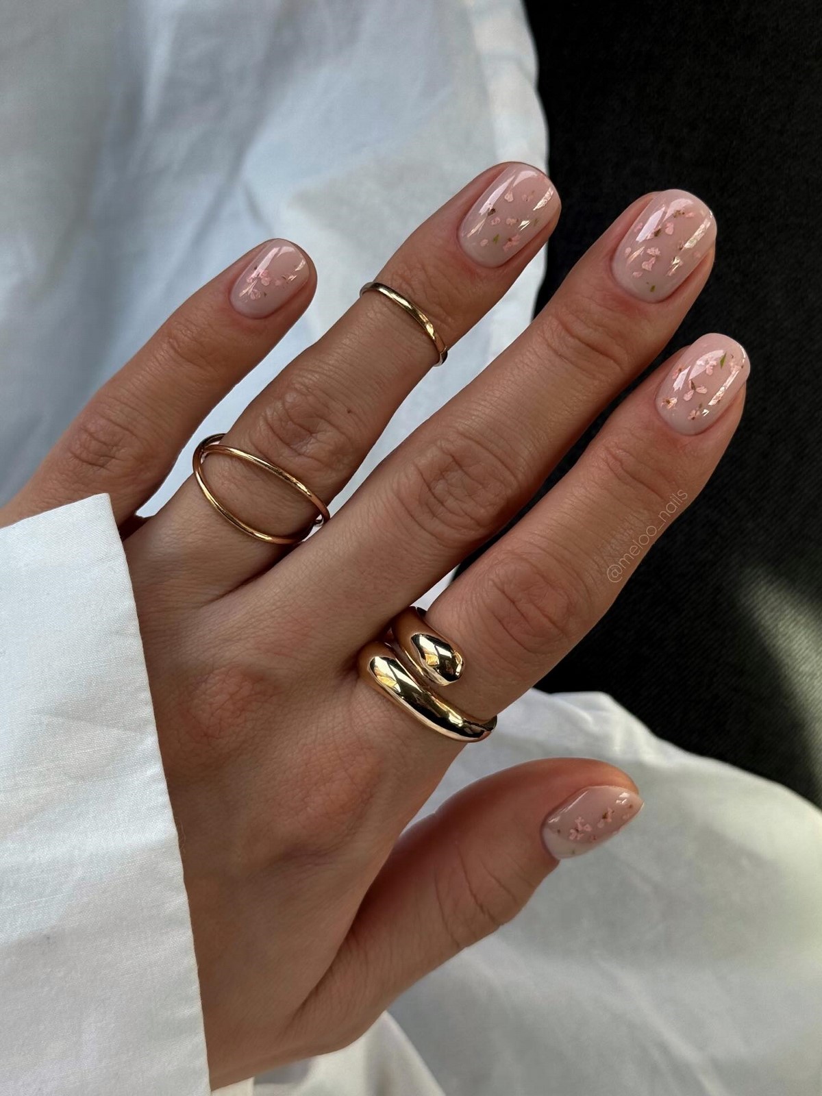 Бежевий манікюр на короткі нігті: тихий тренд, який виглядає дорого