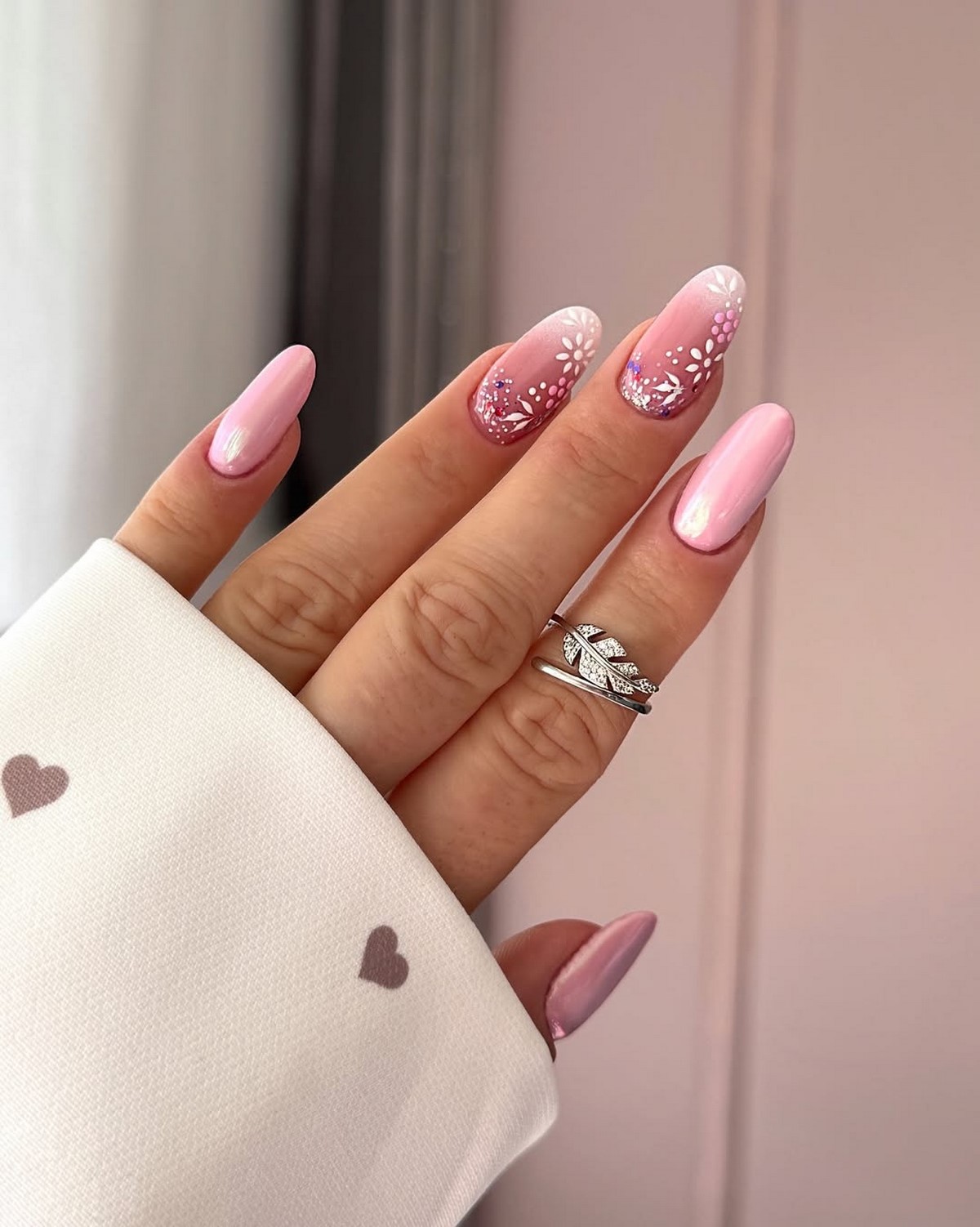 Манікюр квітня 2026: ніжні ідеї, які надихають щодня