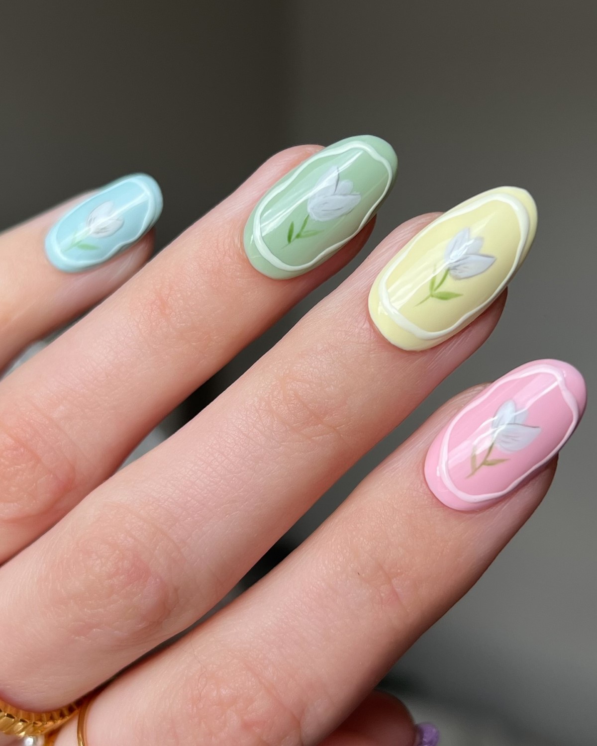 Великодній манікюр 2026: ідеї, які надихають