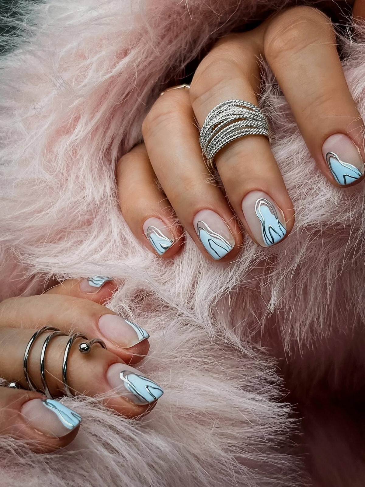 Манікюр на короткі нігті весни 2026 – фото стильних варіантів