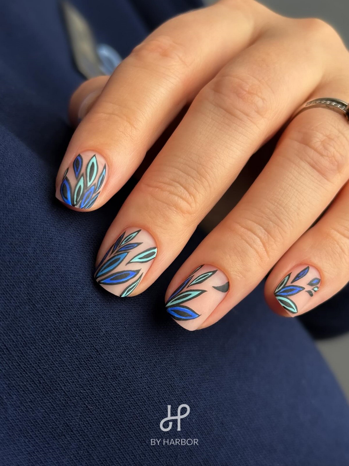 Чому короткі нігті іноді виглядають неохайно: головні помилки