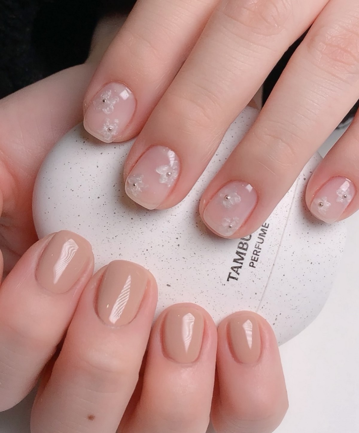 Манікюр на короткі нігті весни 2026 – фото стильних варіантів