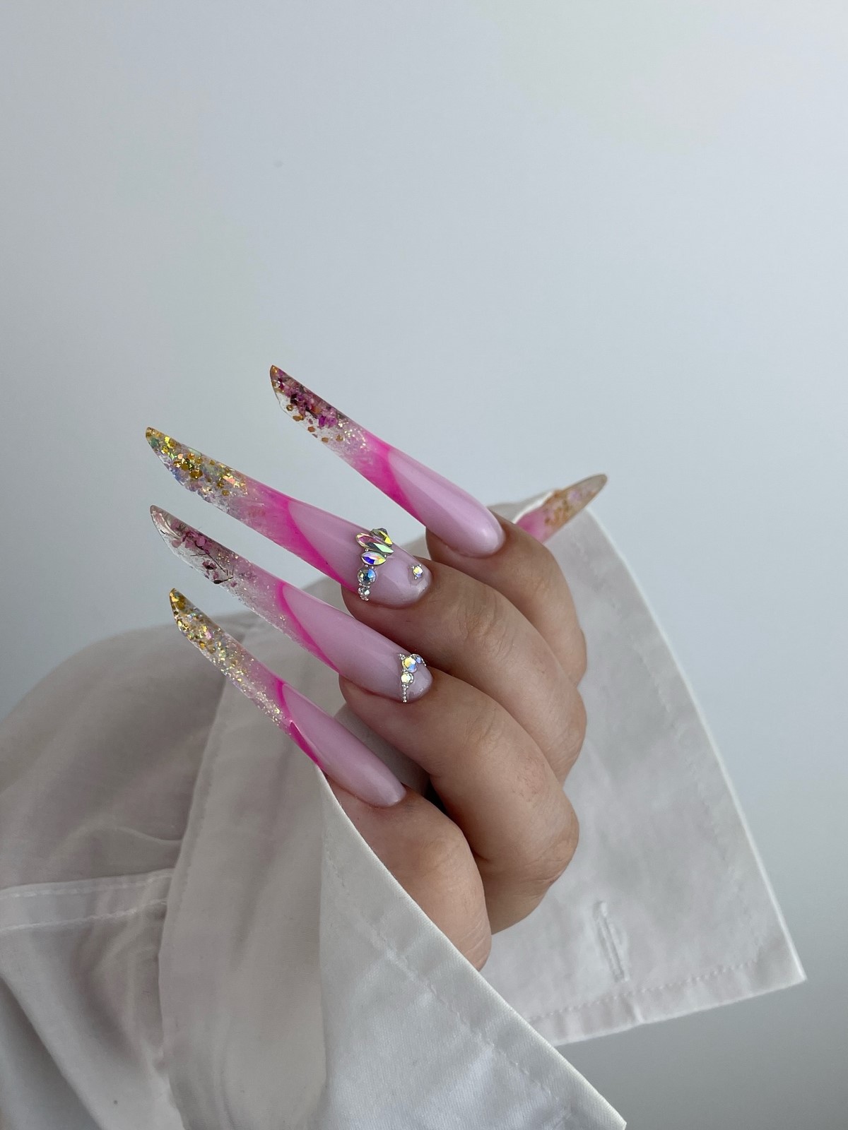 Який манікюр виглядає дорого, а який дешевить руки