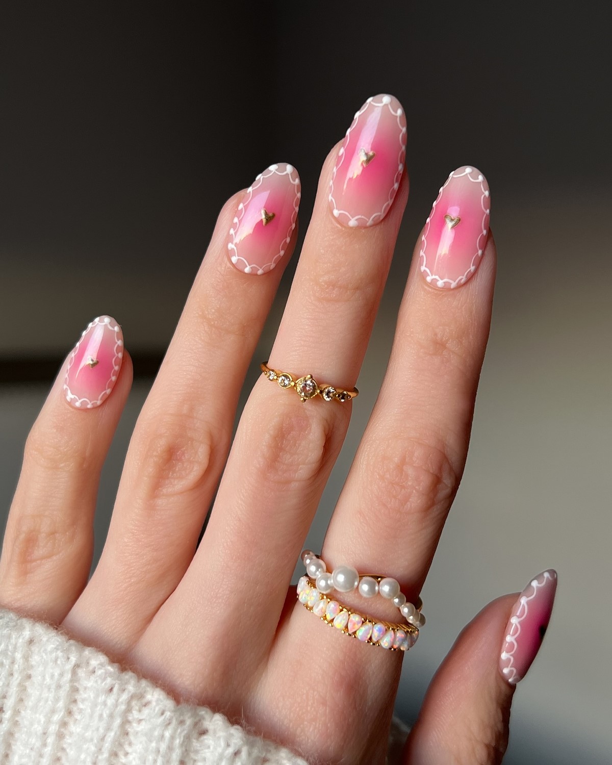 Aura-манікюр весни 2026 – тренд ніжного сяйва