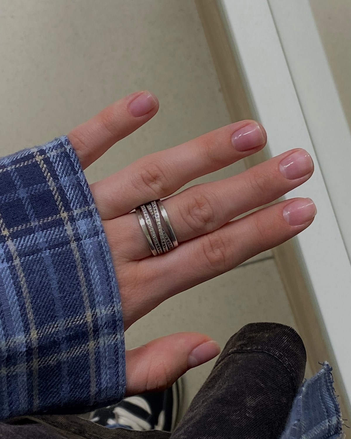 Бежевий манікюр на короткі нігті: тихий тренд, який виглядає дорого