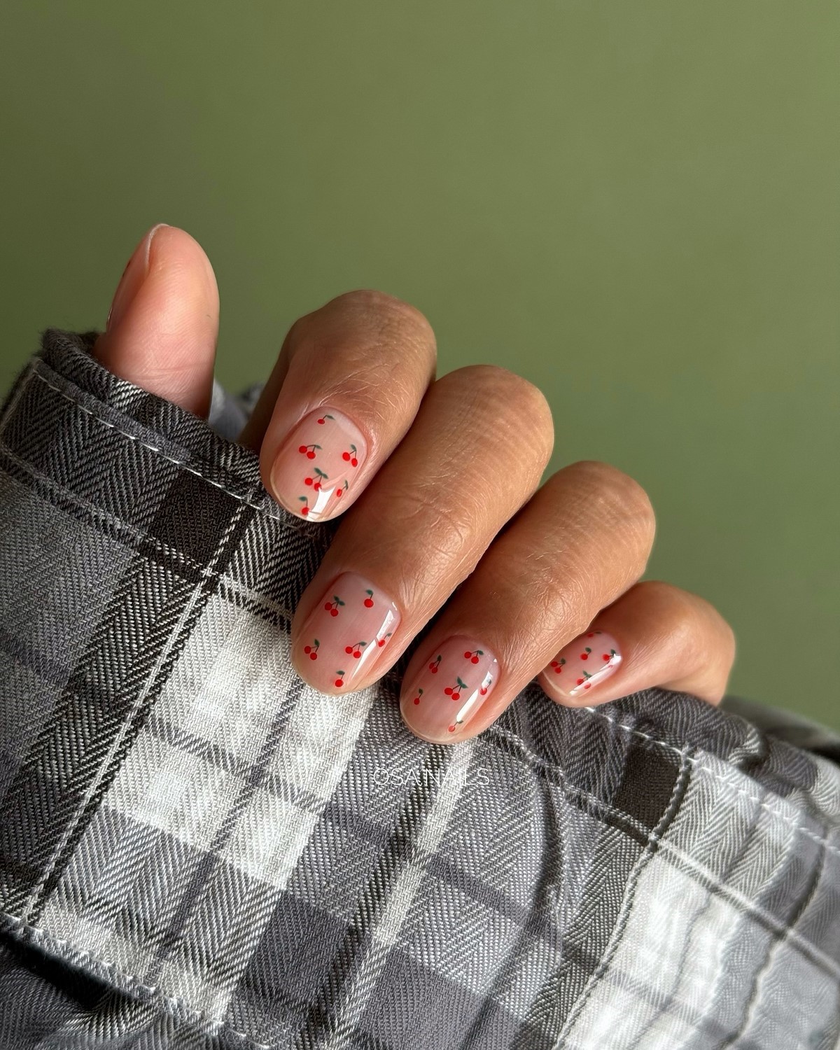 Бежевий манікюр на короткі нігті: тихий тренд, який виглядає дорого