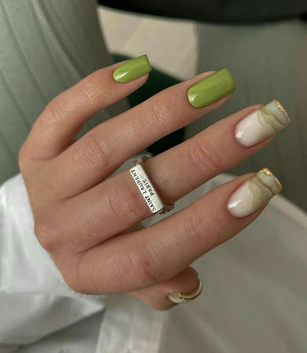 Фісташковий манікюр весни 2026, який виглядає дорого