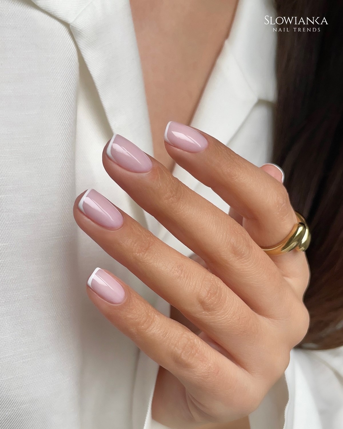 Французький манікюр навесні 2026: свіжі ідеї для коротких нігтів