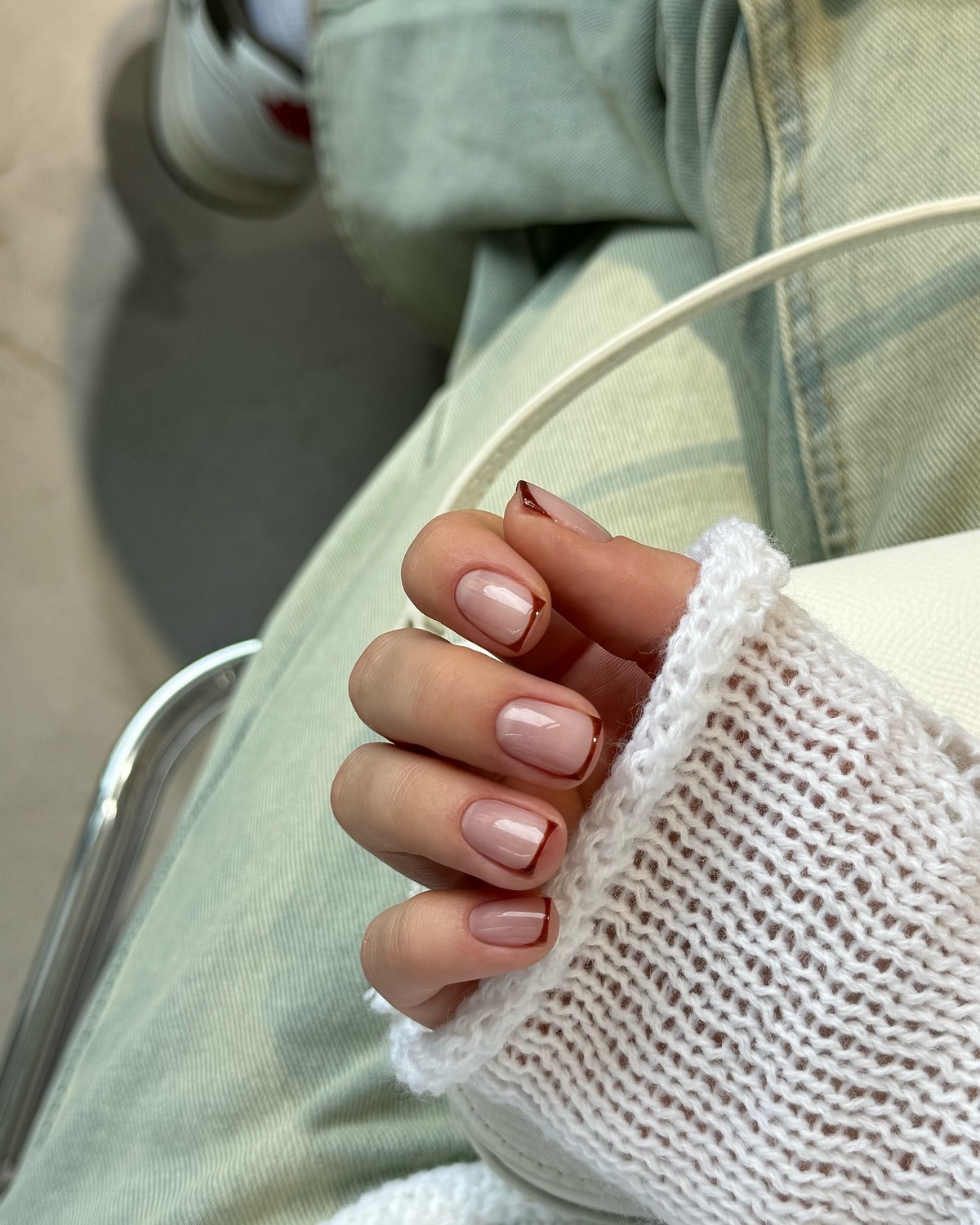 Французький манікюр навесні 2026: свіжі ідеї для коротких нігтів