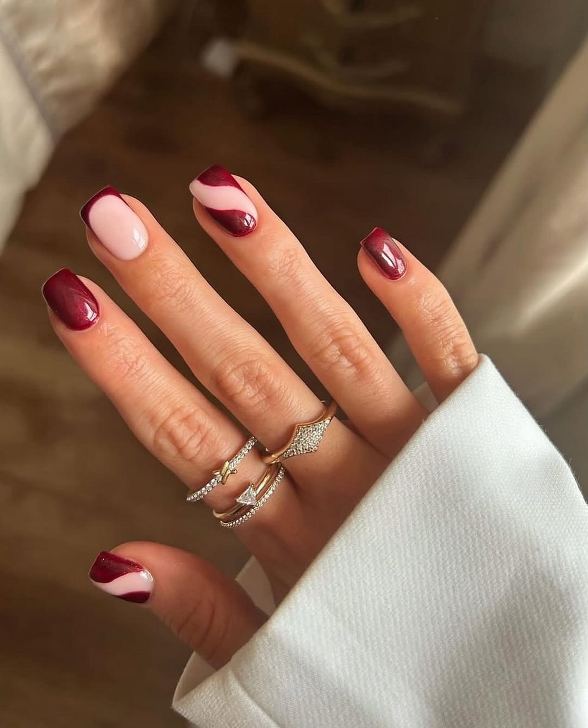 Французький манікюр навесні 2026: свіжі ідеї для коротких нігтів