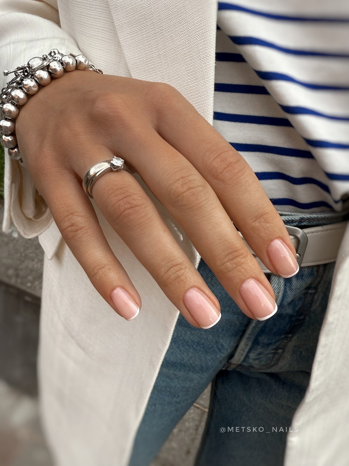 Французький манікюр навесні 2026: свіжі ідеї для коротких нігтів