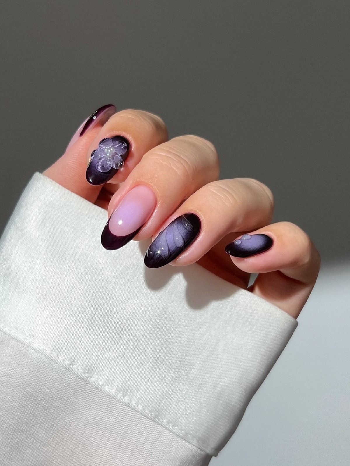 Ореол на нігтях: чому halo-манікюр підкорив весну 2026