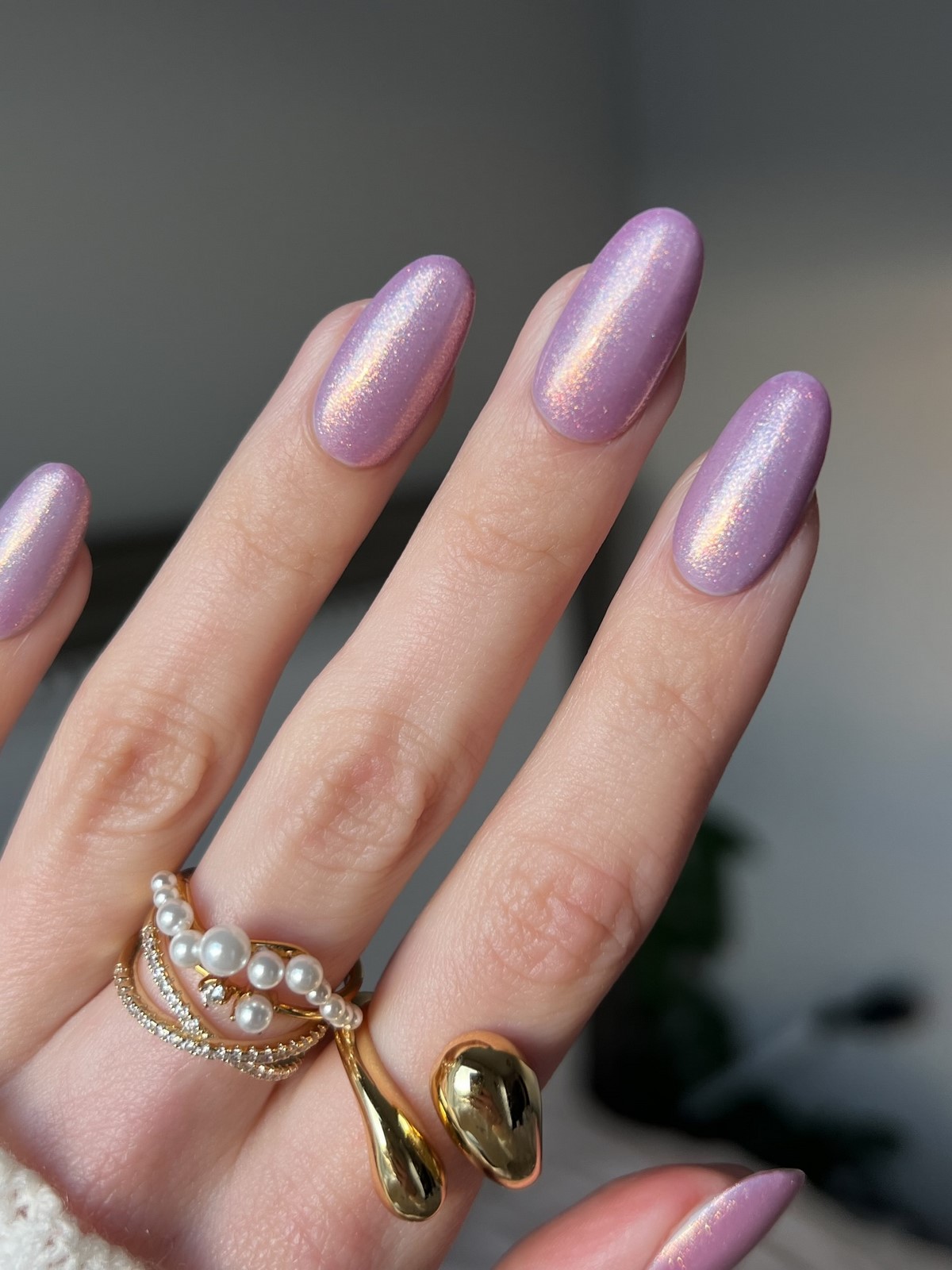 Глазурований манікюр на короткі нігті квітня: ефект скла