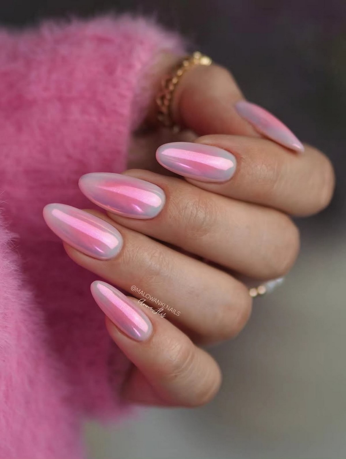 Глазурований манікюр на короткі нігті квітня: ефект скла