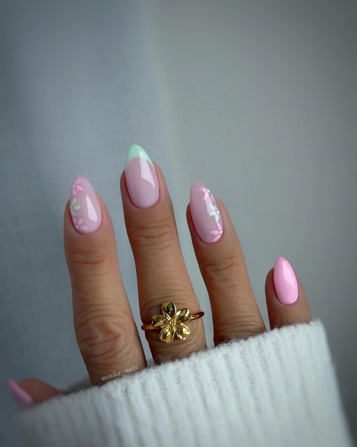 Глазурований манікюр на короткі нігті квітня: ефект скла