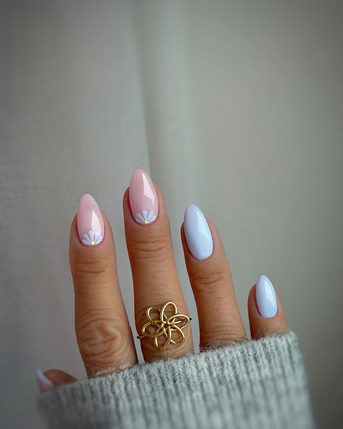 Глазурований манікюр на короткі нігті квітня: ефект скла