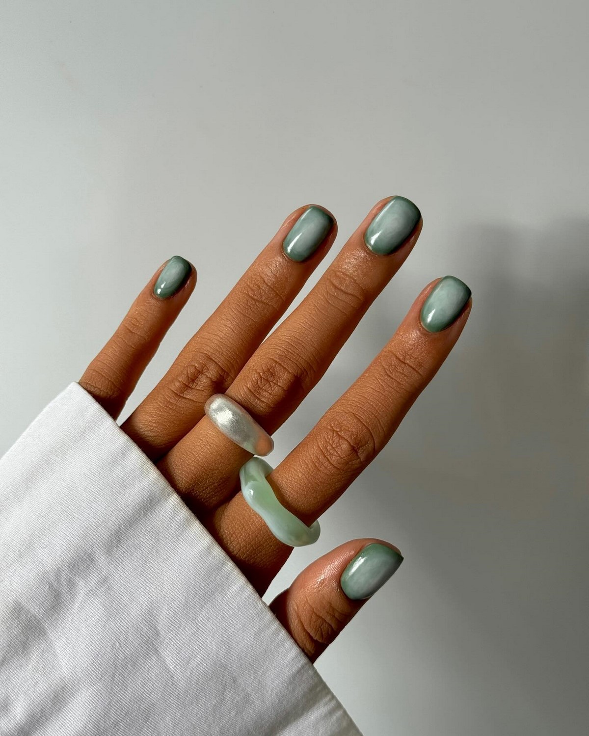 Короткі квадратні нігті весни 2026 – фото трендових варіантів, які підкорили сезон