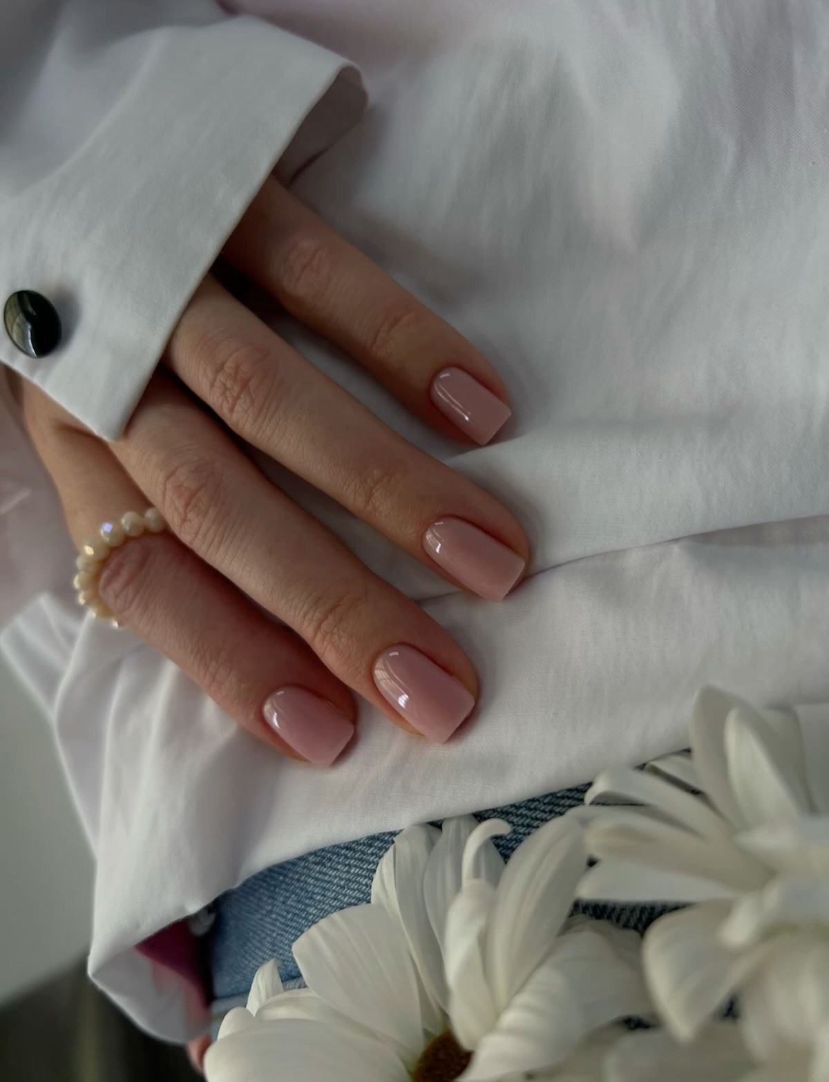 Короткі квадратні нігті весни 2026 – фото трендових варіантів, які підкорили сезон