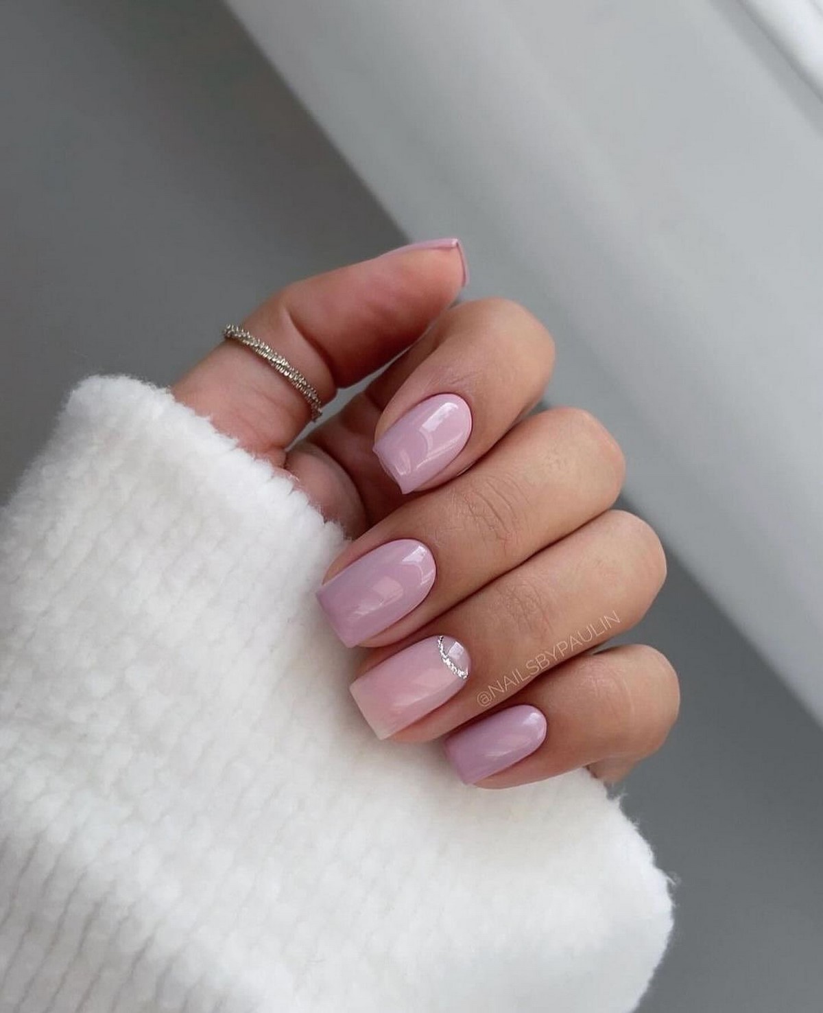 Короткі квадратні нігті весни 2026 – фото трендових варіантів, які підкорили сезон