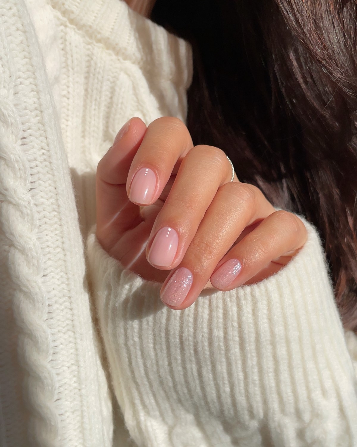 Короткі нігті на квітень 2026: ефект дорогого манікюру