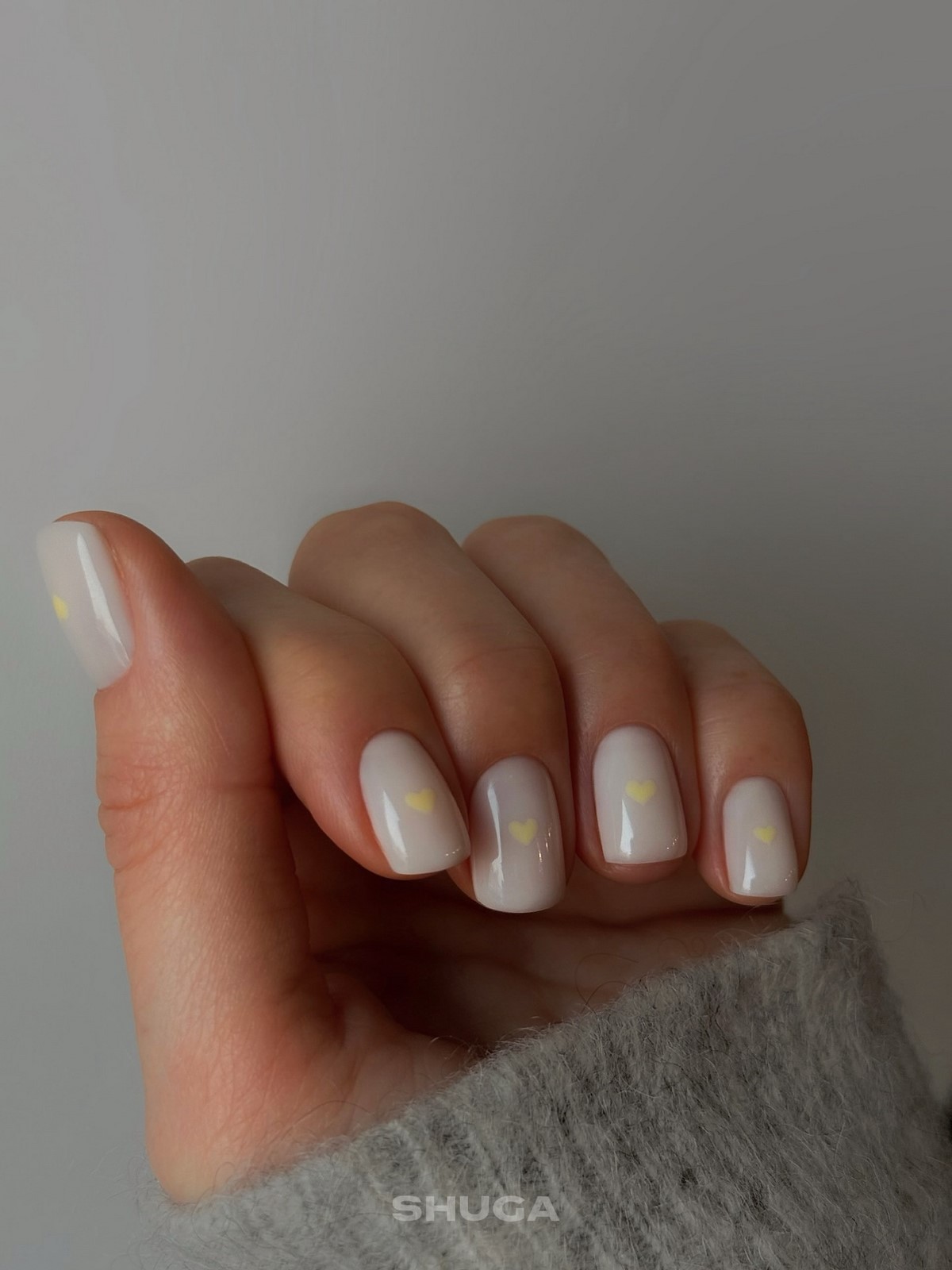 Короткі нігті на квітень 2026: ефект дорогого манікюру