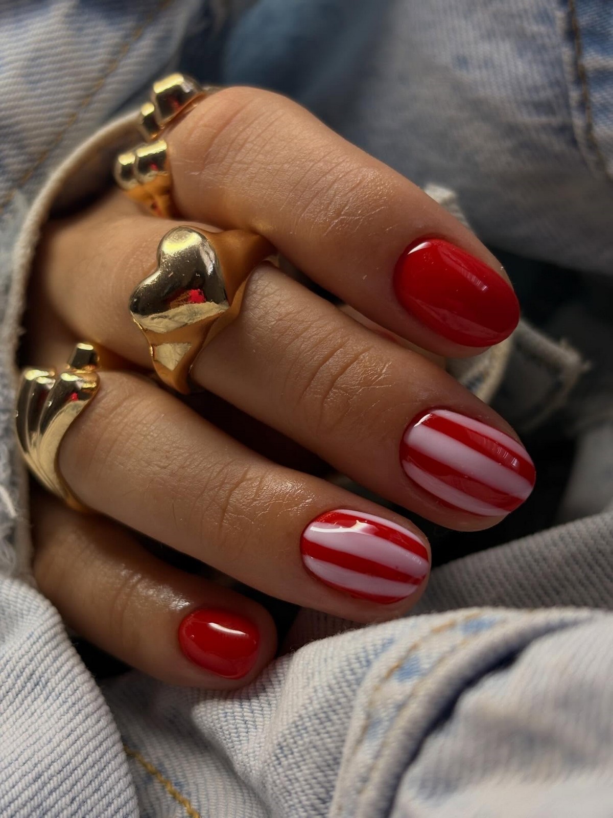 Короткі овальні нігті весни 2026 – фото новинок сезону