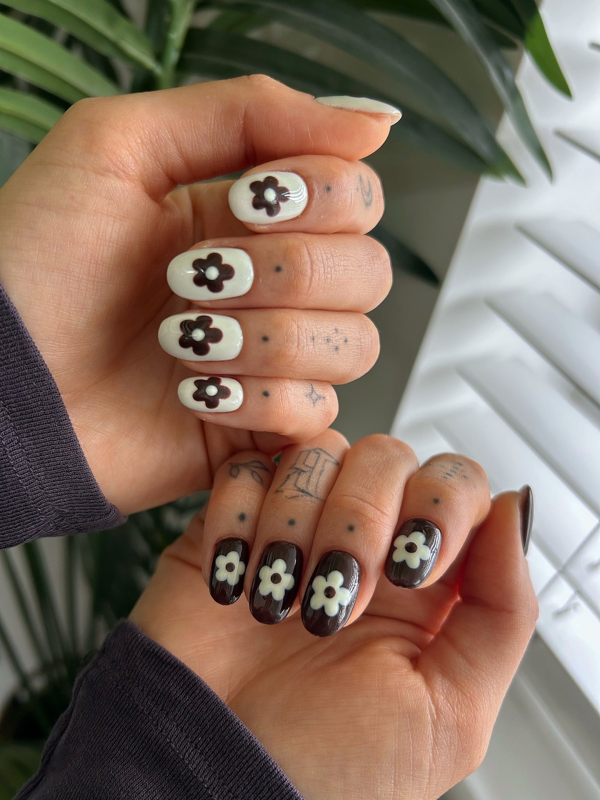 Короткі овальні нігті весни 2026 – фото новинок сезону