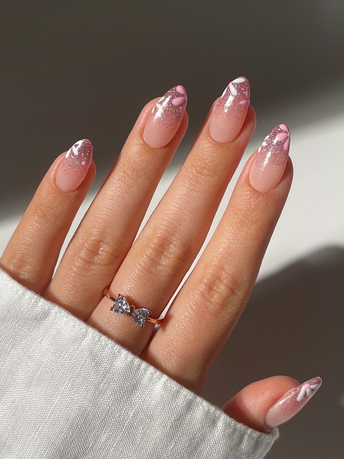 Манікюр квітня 2026: ніжні ідеї, які надихають щодня