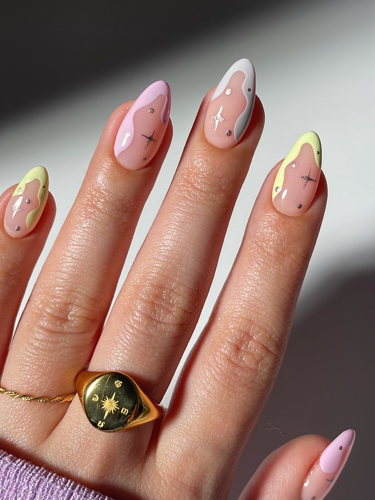 Манікюр квітня 2026: ніжні ідеї, які надихають щодня