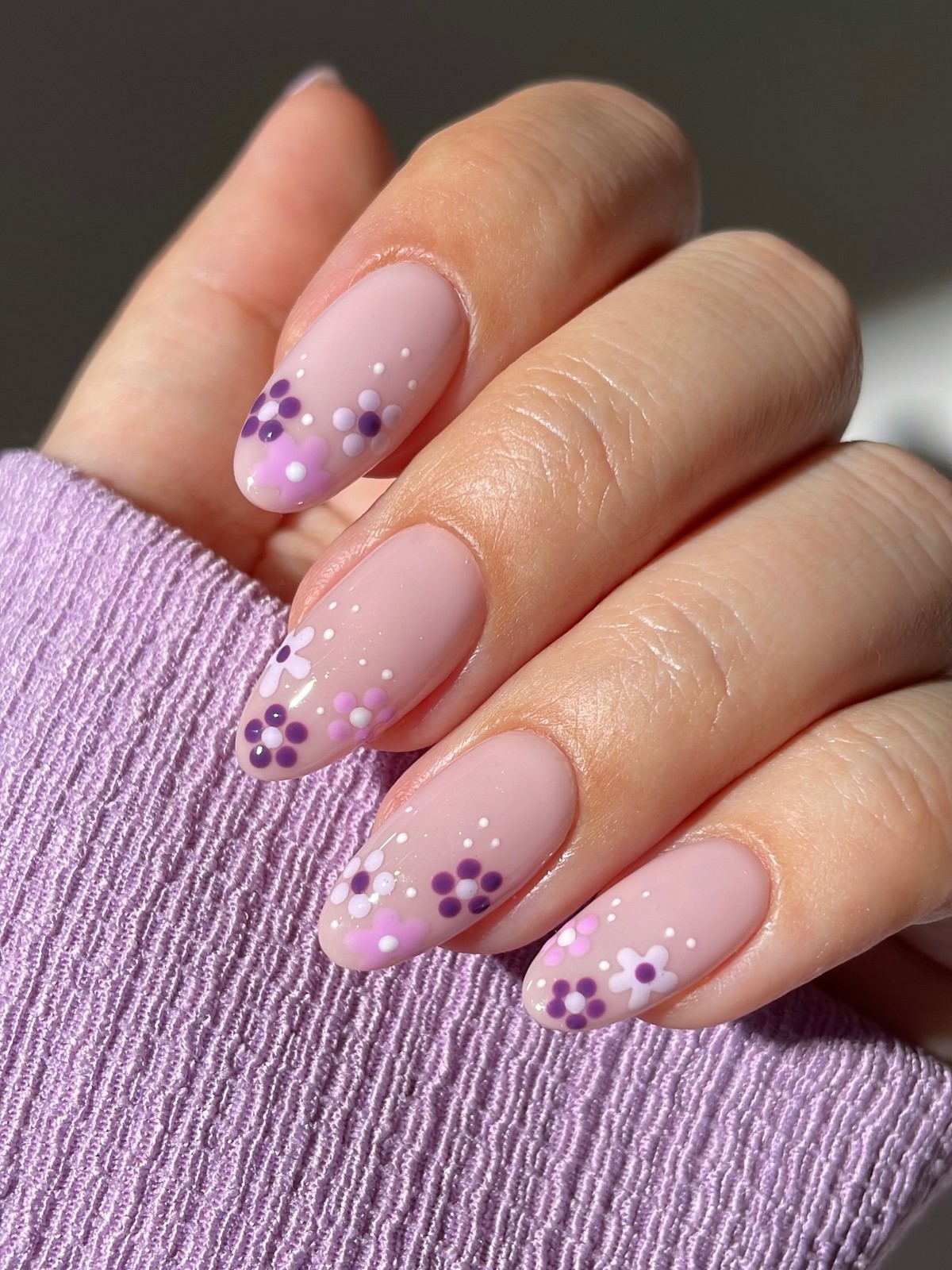 Манікюр квітня 2026: ніжні ідеї, які надихають щодня