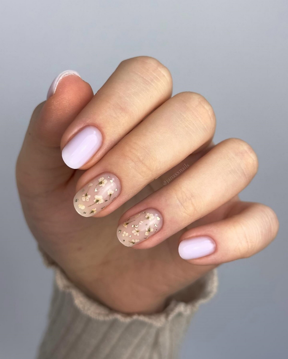 Манікюр квітня 2026: ніжні ідеї, які надихають щодня