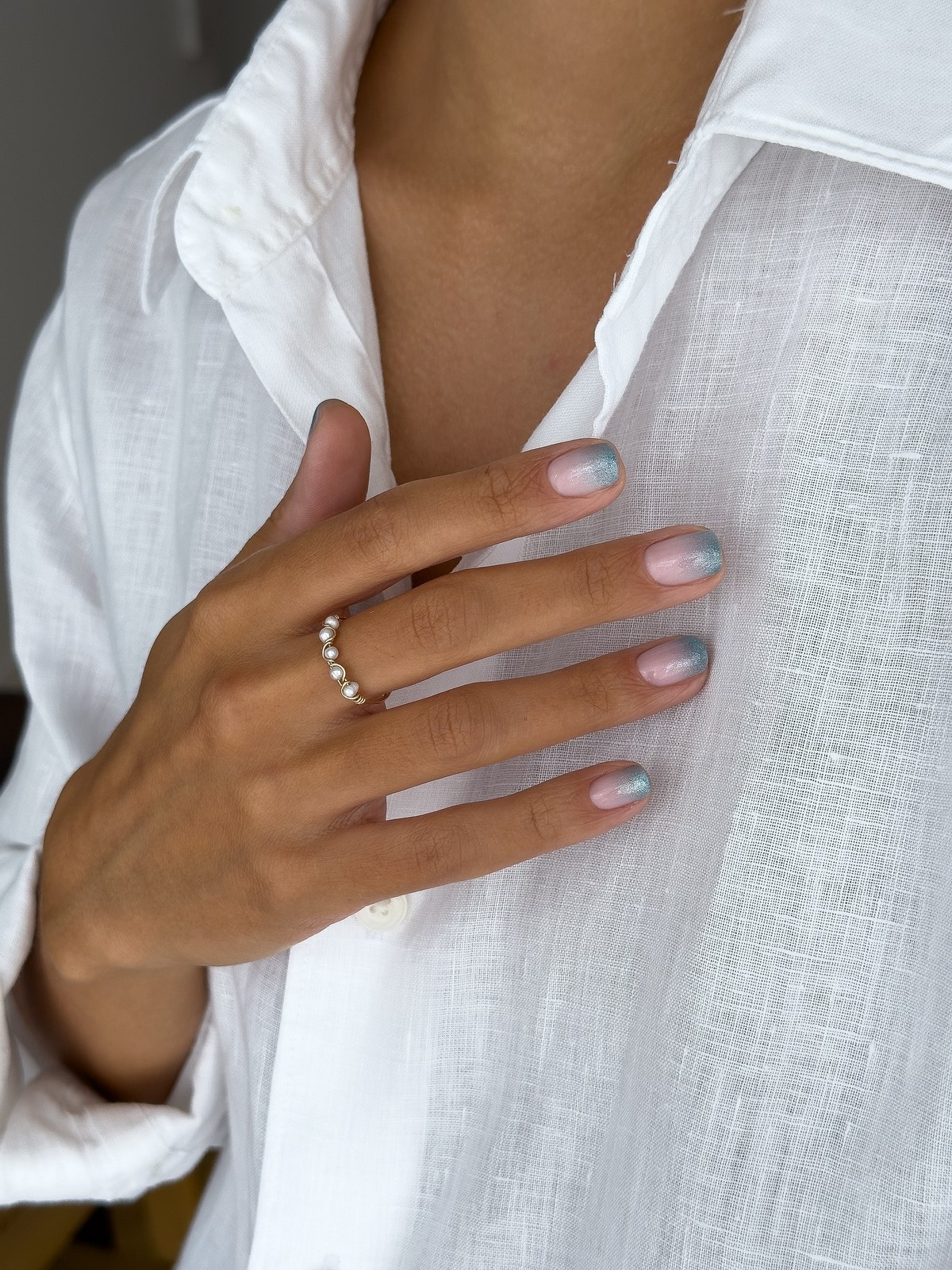 Манікюр на короткі нігті квітня: світлі ідеї, що освіжають образ