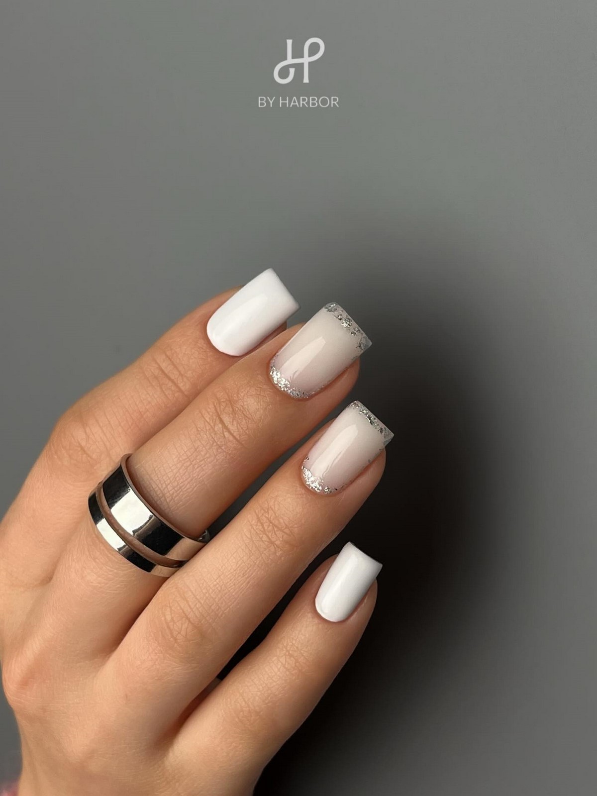 Манікюр на короткі нігті квітня: світлі ідеї, що освіжають образ