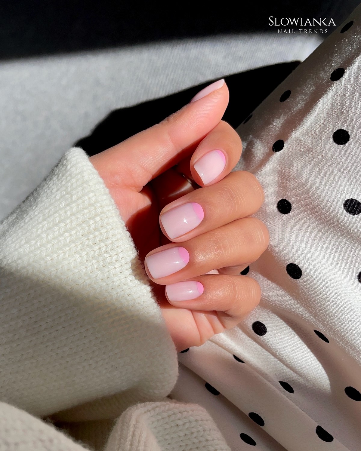 Манікюр на короткі нігті квітня: світлі ідеї, що освіжають образ