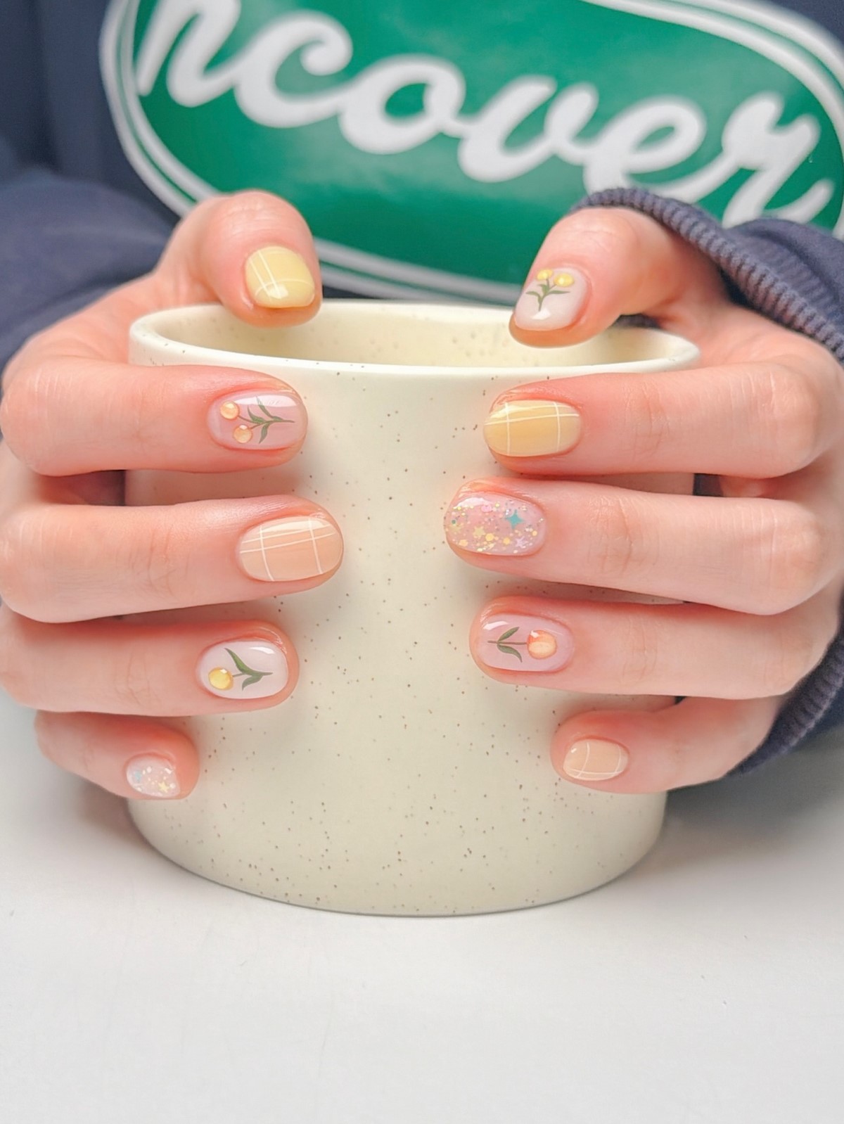 Манікюр на короткі нігті весни 2026 – фото стильних варіантів