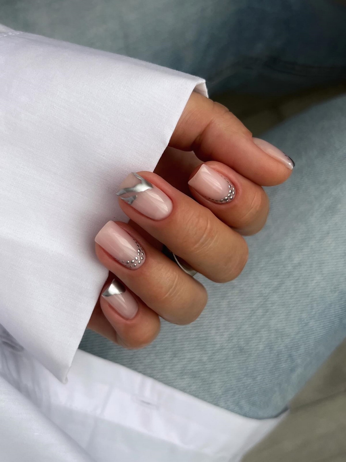 Манікюр на короткі нігті весни 2026 – фото стильних варіантів