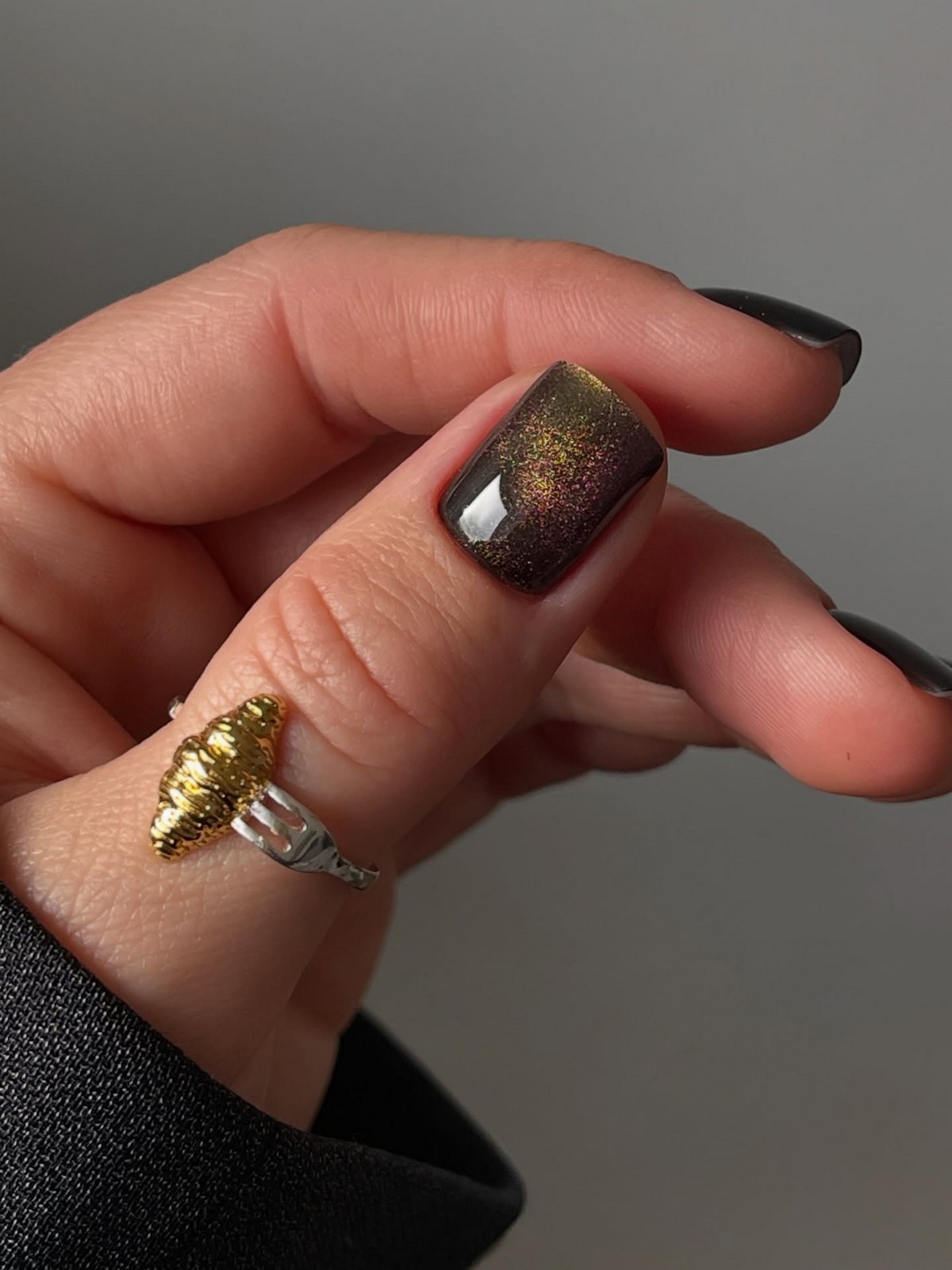 Манікюр на короткі нігті весни 2026 – фото стильних варіантів