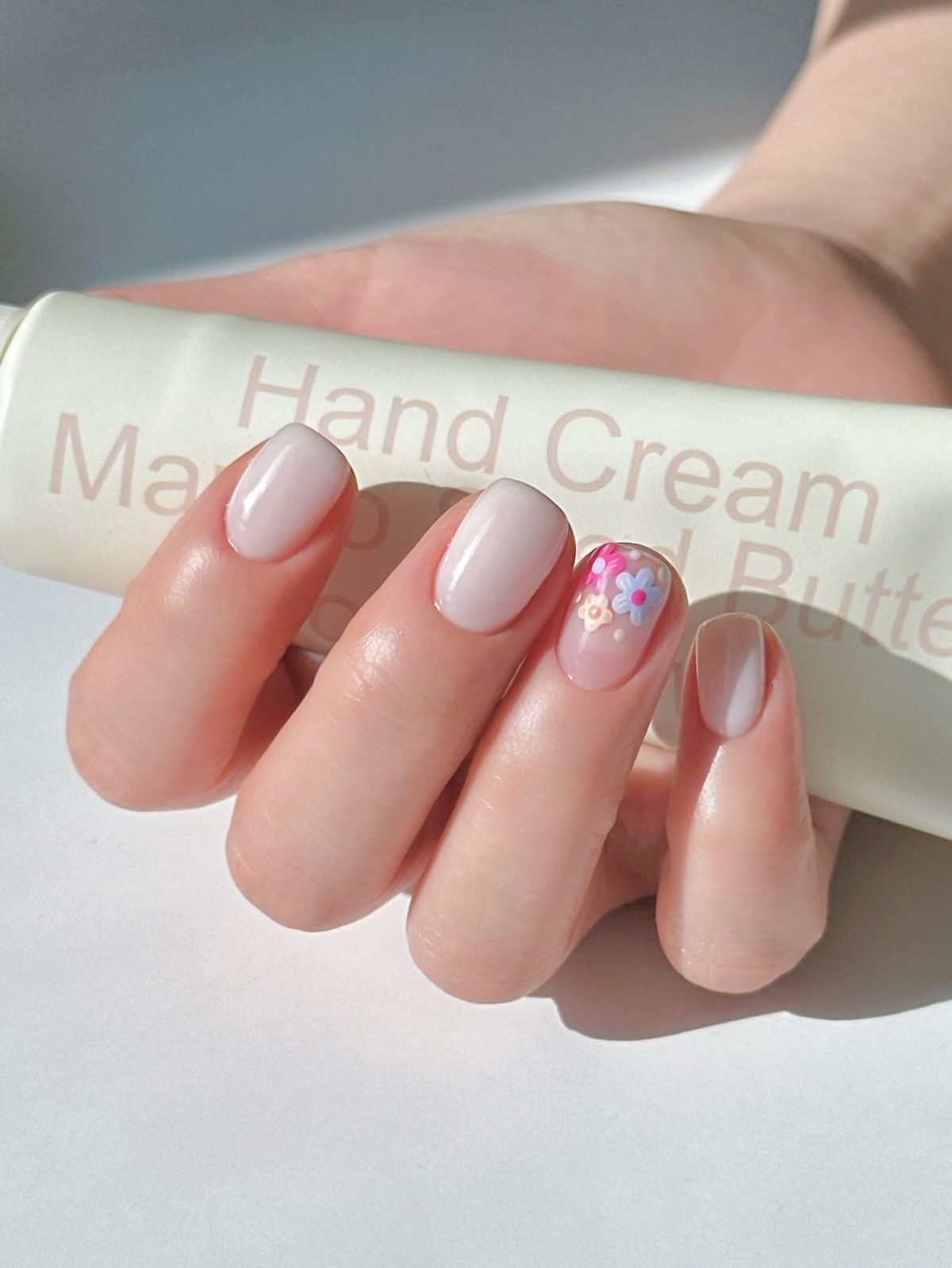 Великодній манікюр 2026: ідеї, які надихають