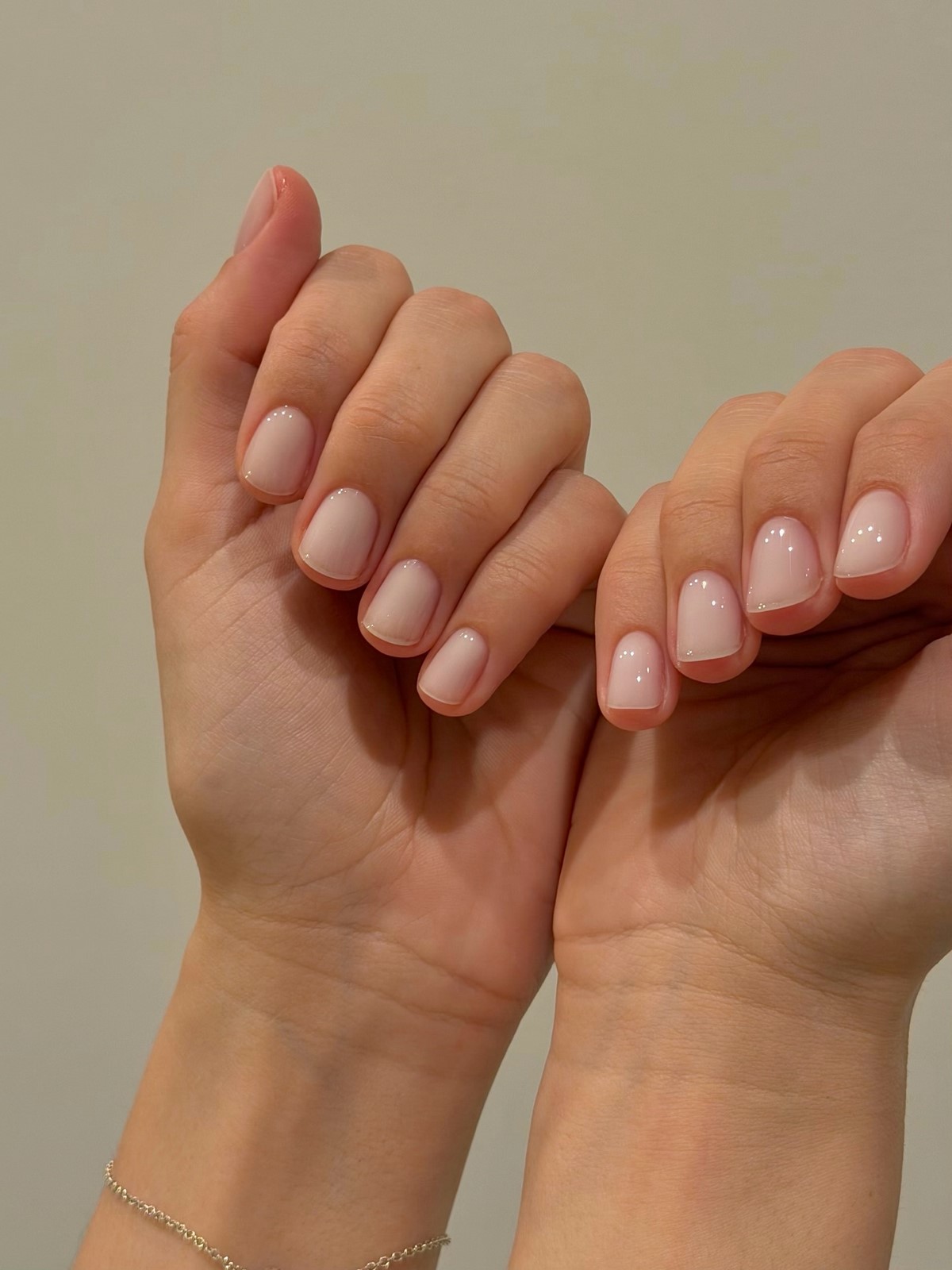 Манікюр, який освіжає руки і робить їх акуратними