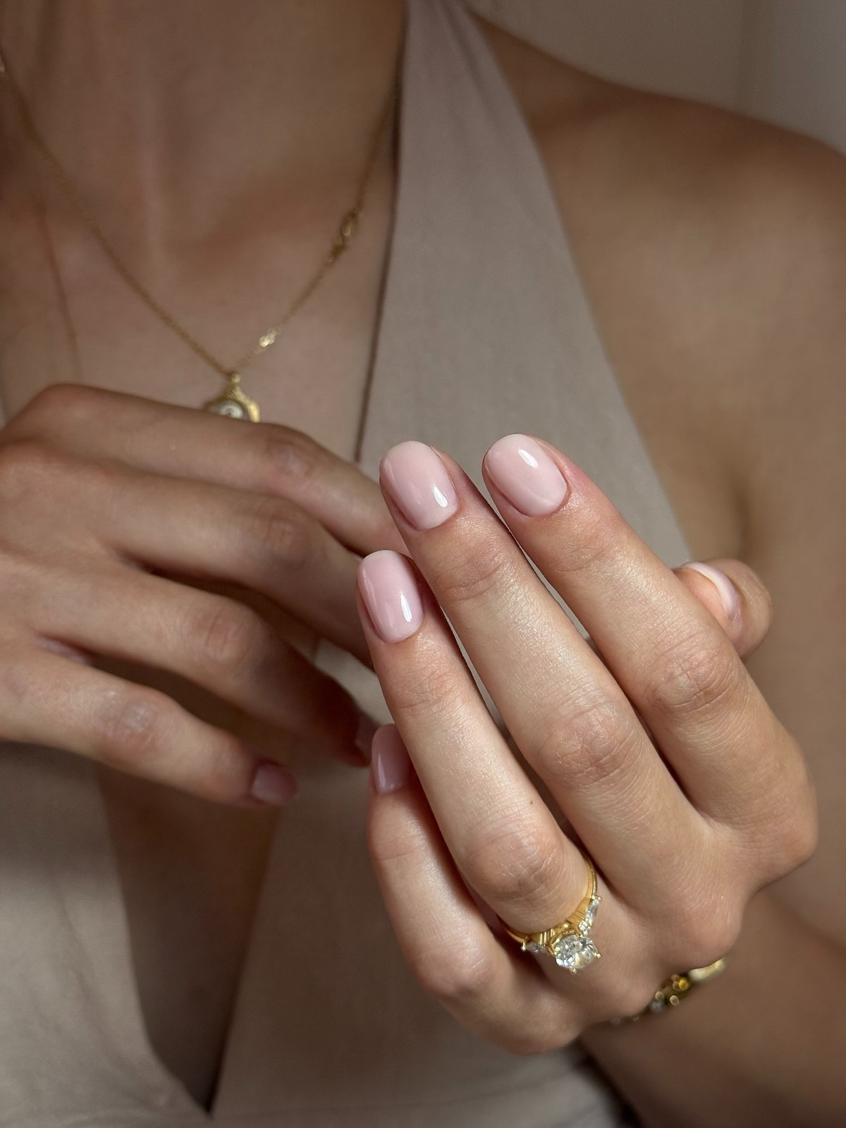 Манікюр, який освіжає руки і робить їх акуратними