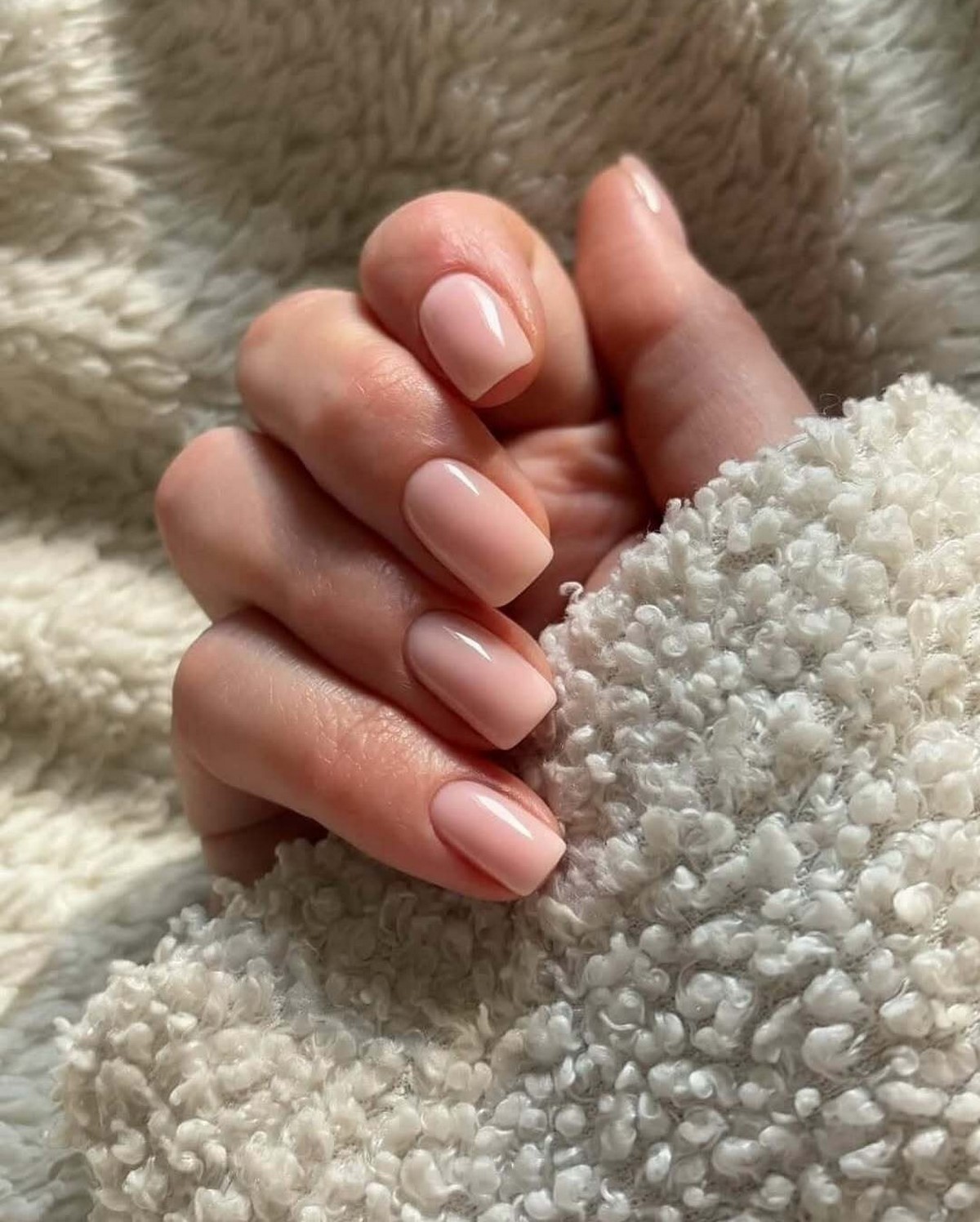 Манікюр, який освіжає руки і робить їх акуратними