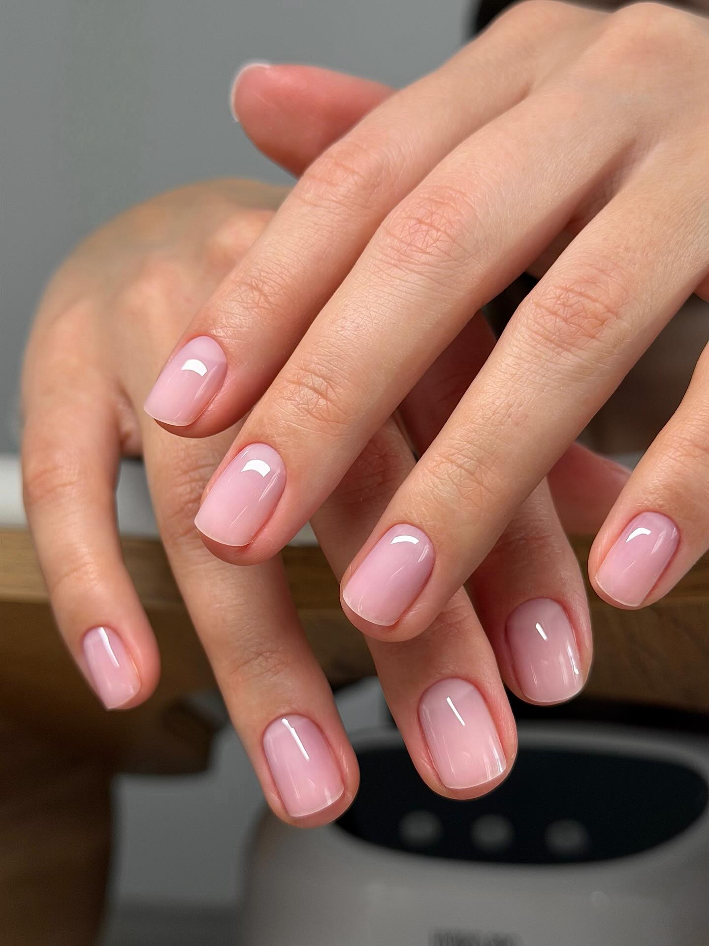 Манікюр, який робить короткі нігті акуратнішими