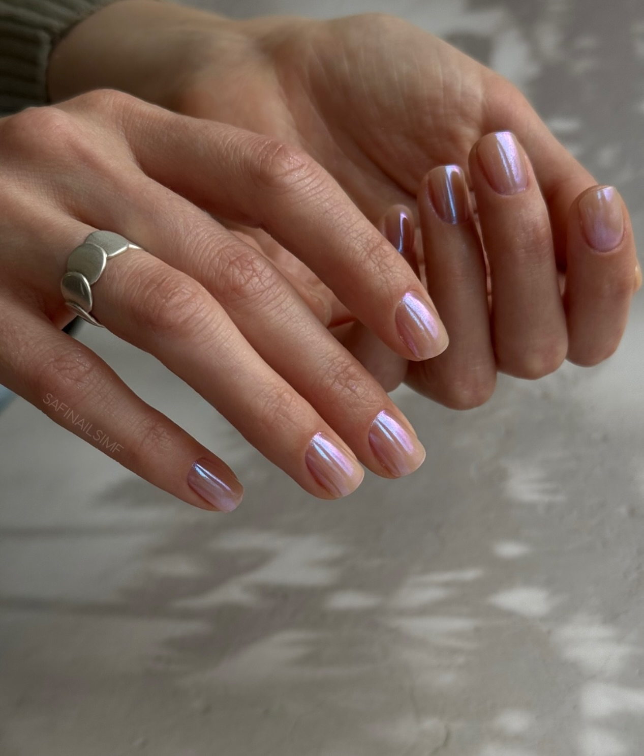 Манікюр, який робить короткі нігті акуратнішими