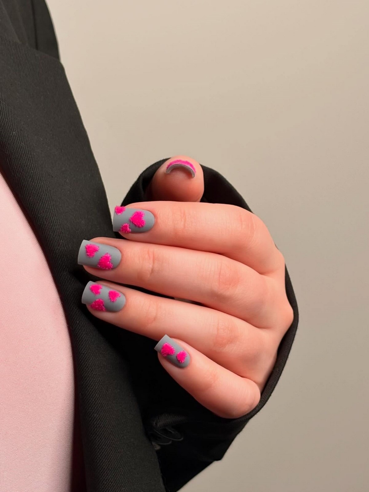 Матовий манікюр весни 2026 — ідеї, що зводять з розуму