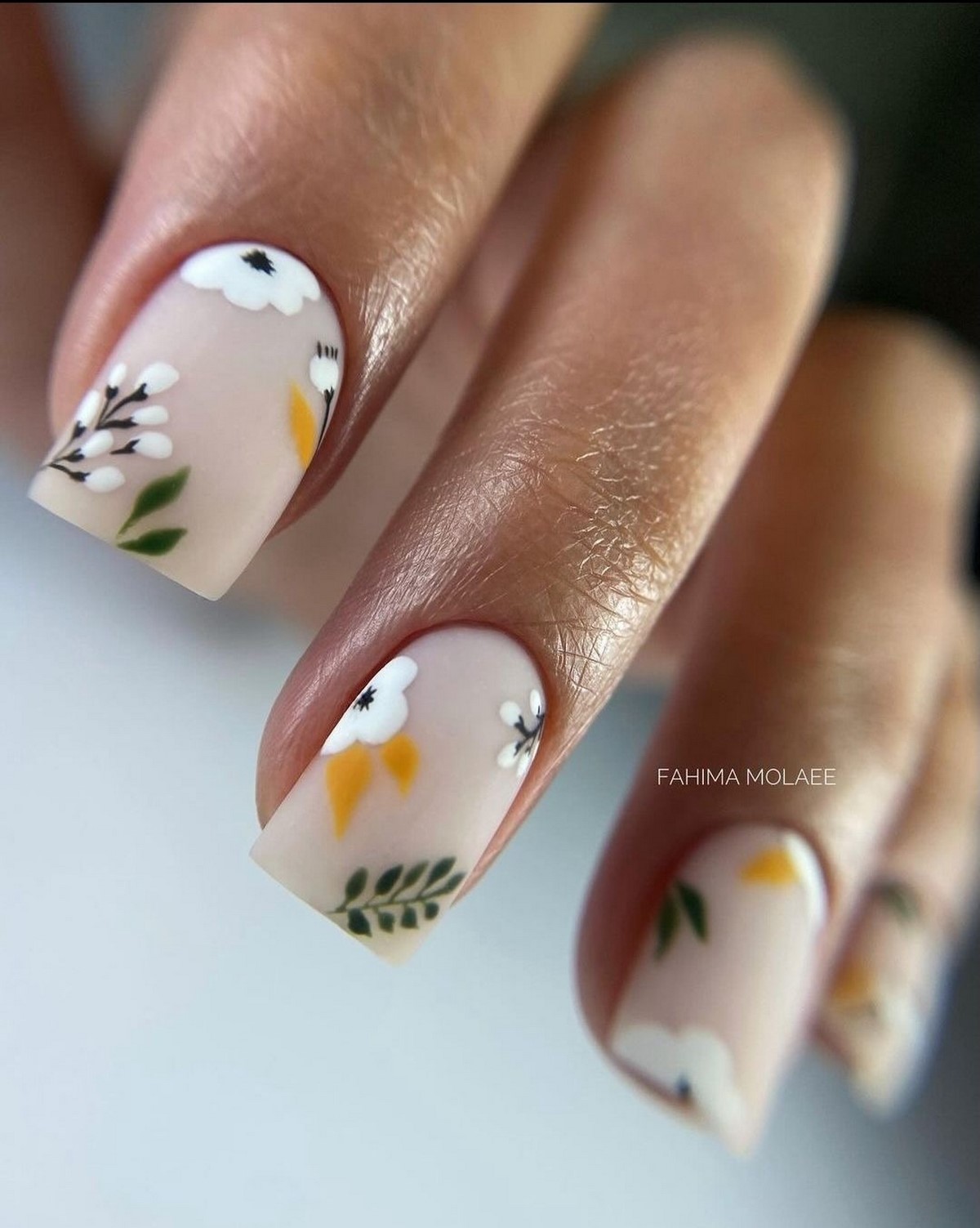 Матовий манікюр весни 2026 — ідеї, що зводять з розуму